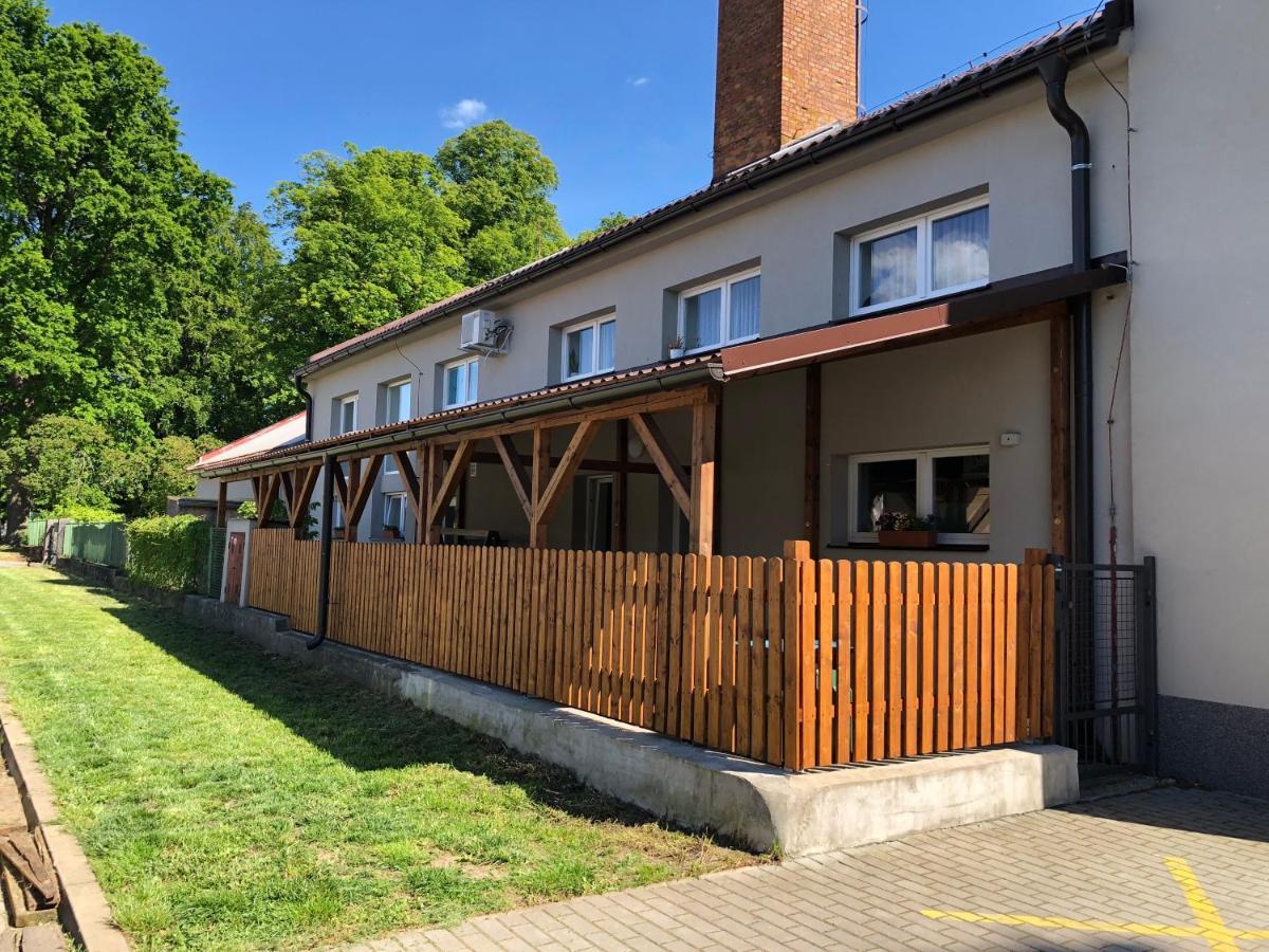 Apartman Zeleznice Daire Dış mekan fotoğraf