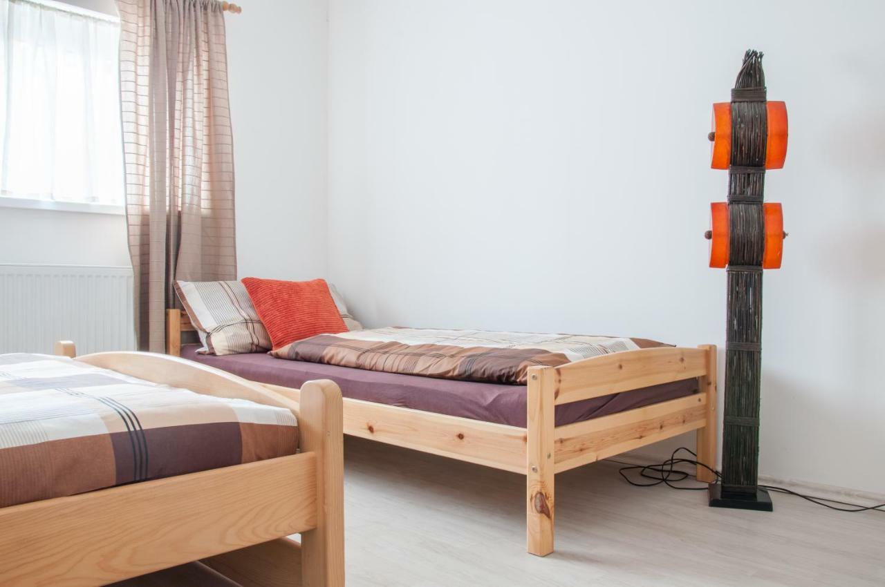 Apartman Zeleznice Daire Dış mekan fotoğraf