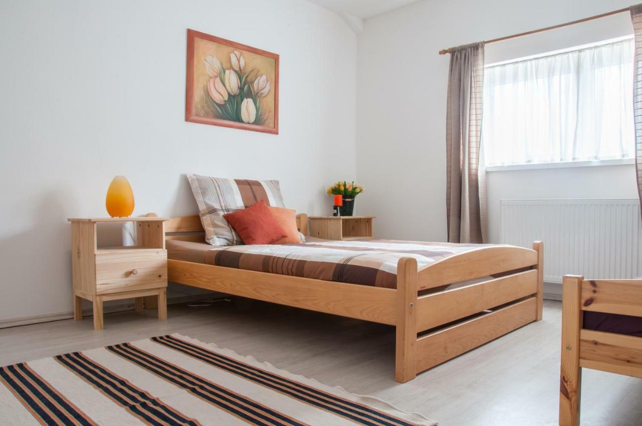 Apartman Zeleznice Daire Dış mekan fotoğraf