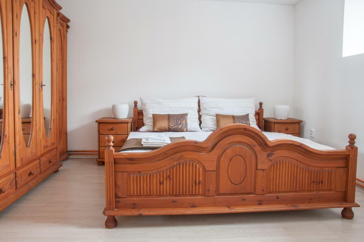 Apartman Zeleznice Daire Dış mekan fotoğraf