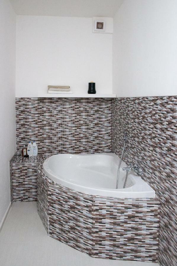 Apartman Zeleznice Daire Dış mekan fotoğraf